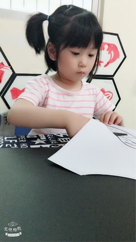 守护羽翼初展时 《树上的小鸟》与幼儿心理成长的秘密